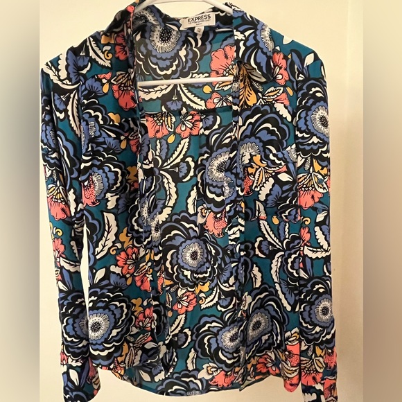 Express, The Portofino Shirt Floral Paisley Top - Picture 7 of 8